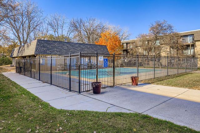 3431 Kent Street 813, Shoreview, MN 55126