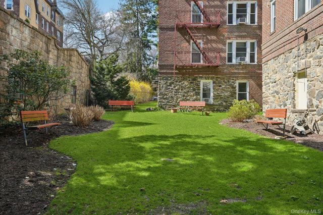 1468 Midland Avenue 2C, Bronxville, NY 10708