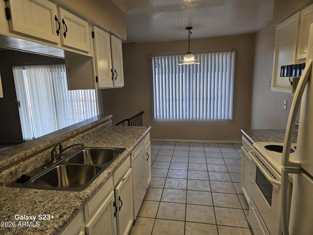 3223 N WOODBURNE Drive, Chandler, AZ 85224