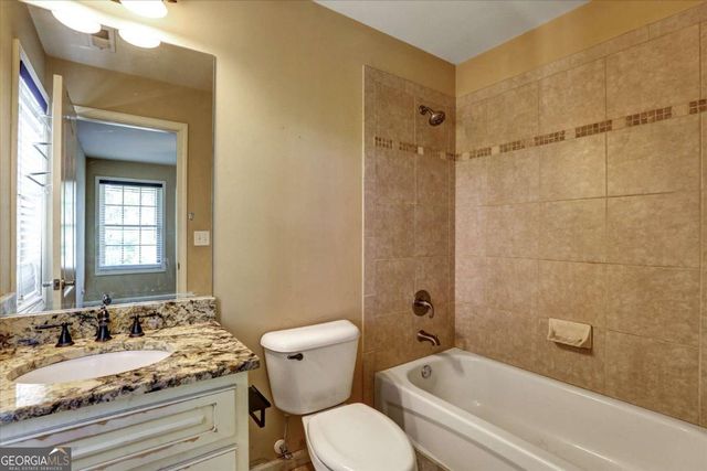 2104 Autumn Chase Drive, Stockbridge, GA 30281