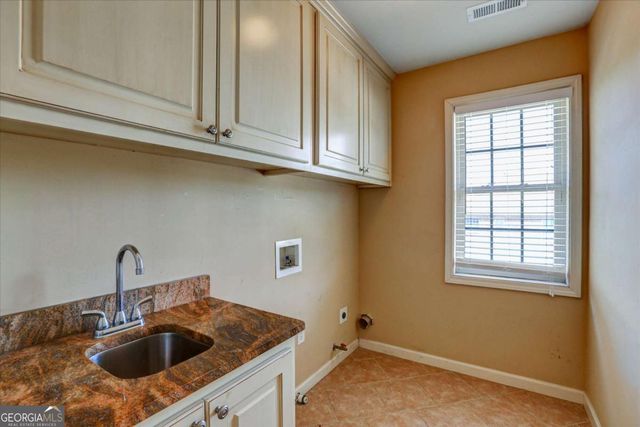 2104 Autumn Chase Drive, Stockbridge, GA 30281