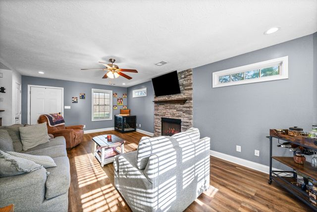 552 Louise Creek Rd, Cumberland Furnace, TN 37051