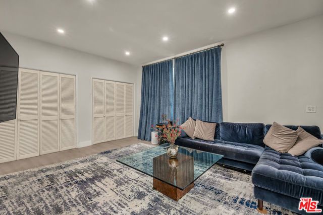 438 N Palm Drive 1, Beverly Hills, CA 90210