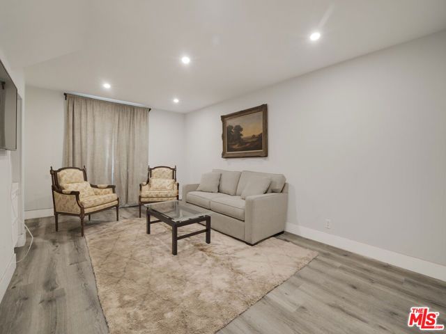 438 N Palm Drive 1, Beverly Hills, CA 90210