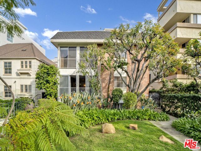 438 N Palm Drive 1, Beverly Hills, CA 90210