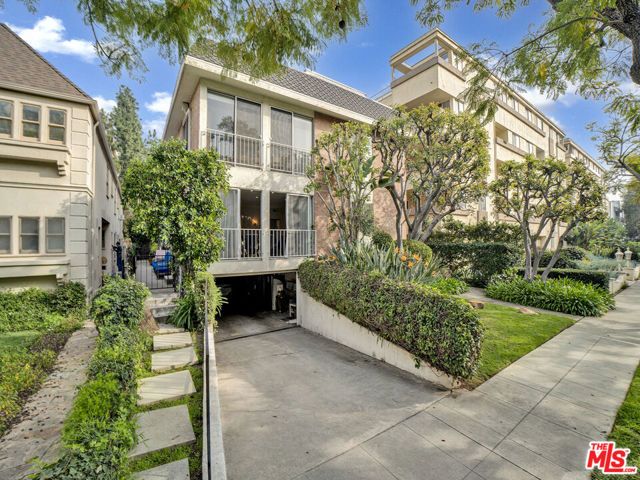 438 N Palm Drive 1, Beverly Hills, CA 90210