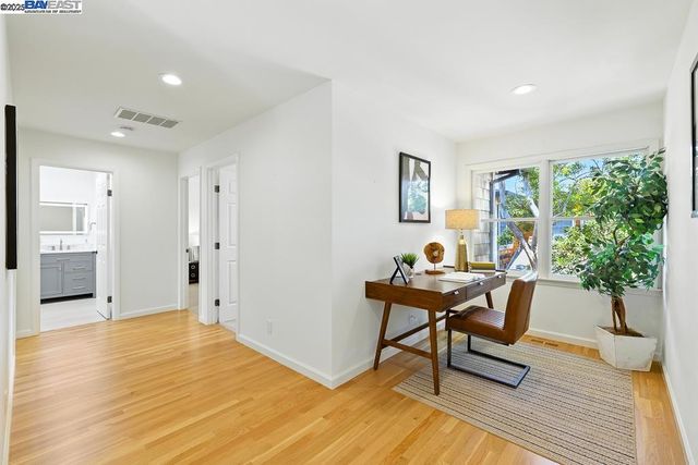 357 Centre Ct, Alameda, CA 94502