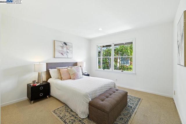 357 Centre Ct, Alameda, CA 94502