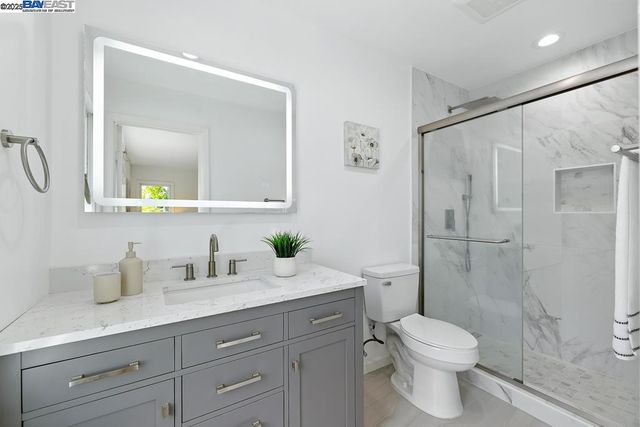 357 Centre Ct, Alameda, CA 94502