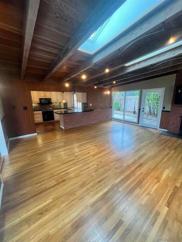 1065 Moana Dr, San Diego, CA 92107