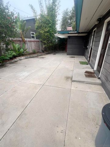 1065 Moana Dr, San Diego, CA 92107