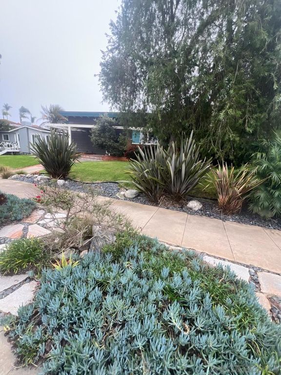 1065 Moana Dr, San Diego, CA 92107