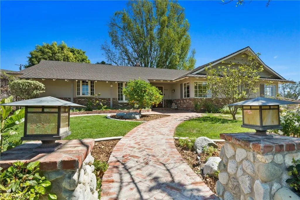 9626 La Alba, Whittier, CA 90603