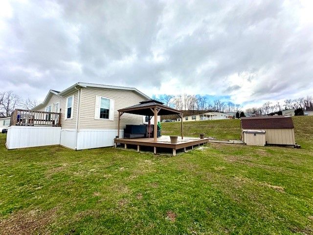 203 Knight Dr, Belle Vernon, PA 15012