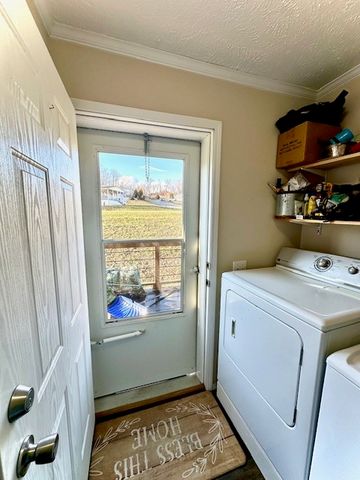 203 Knight Dr, Belle Vernon, PA 15012