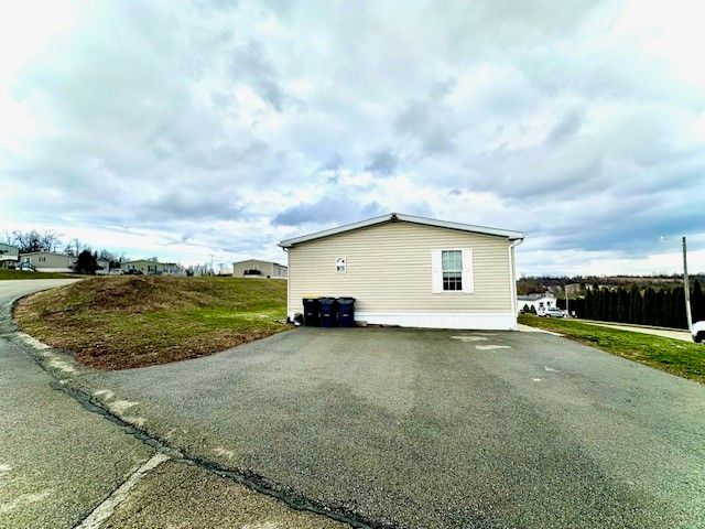 203 Knight Dr, Belle Vernon, PA 15012