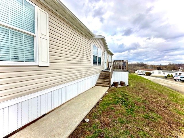 203 Knight Dr, Belle Vernon, PA 15012