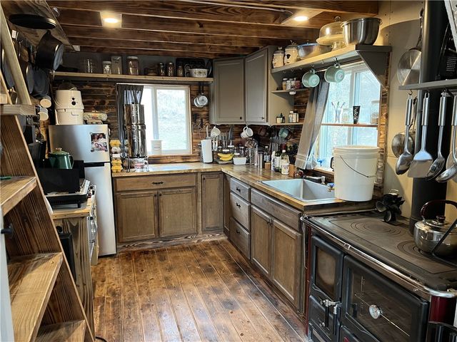 39 Meadow Ridge Lane, Harrison, AR 72601