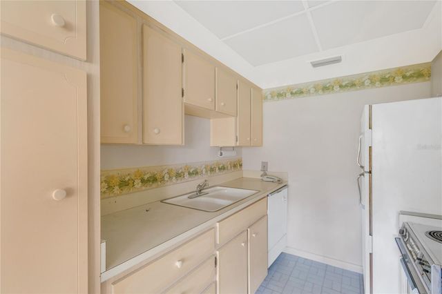 650 PINELLAS POINT DRIVE S 122, St Petersburg, FL 33705