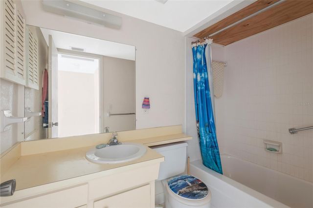 650 PINELLAS POINT DRIVE S 122, St Petersburg, FL 33705