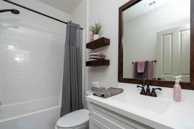 1124 Calle Obsidiana 3, Chula Vista, CA 91913