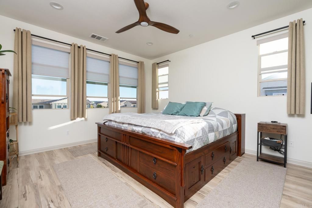 Image 18 of property listing at 1124 Calle Obsidiana 3, Chula Vista, CA 91913