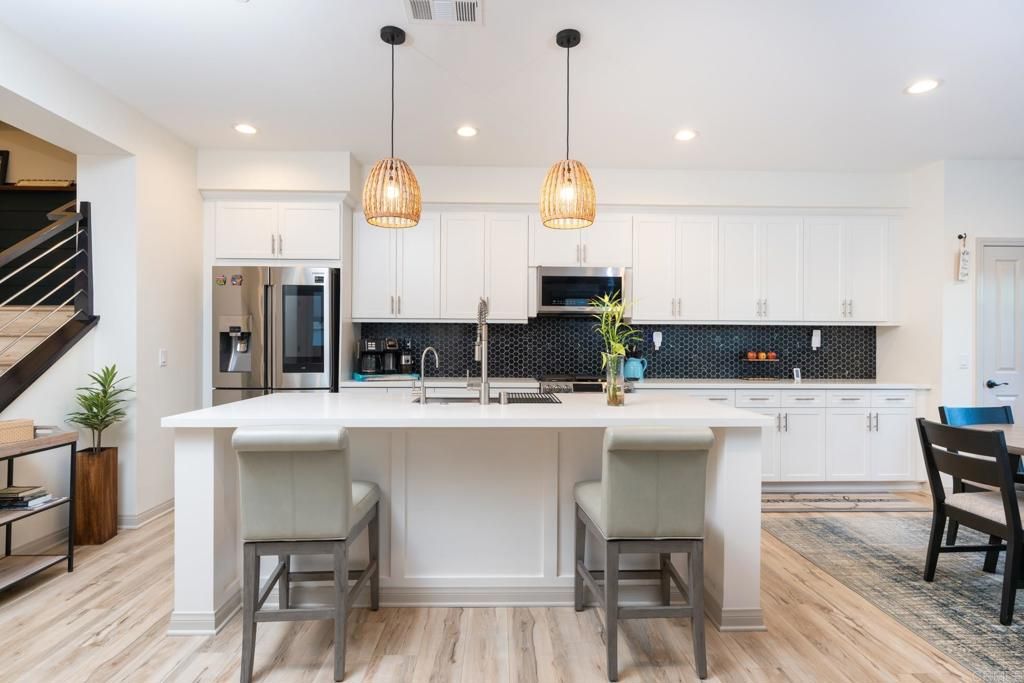 Image 8 of property listing at 1124 Calle Obsidiana 3, Chula Vista, CA 91913