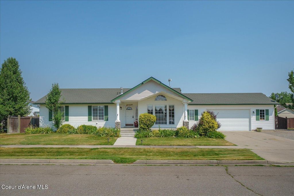 3000 E Burgundy TRL, Post Falls, ID 83854 photo 1