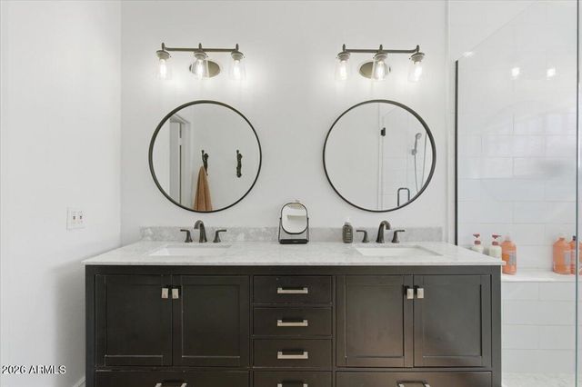 5501 E EMELITA Avenue, Mesa, AZ 85206