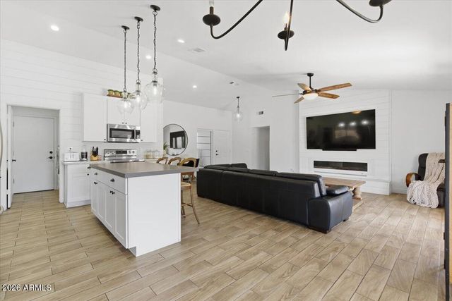 5501 E EMELITA Avenue, Mesa, AZ 85206