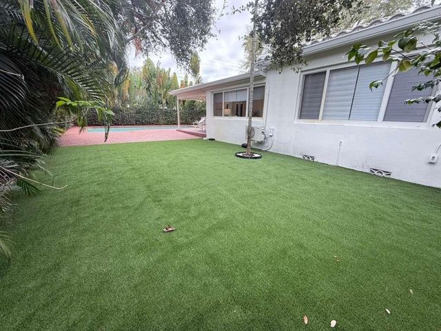 800 SE 11th Court, Fort Lauderdale, FL 33316