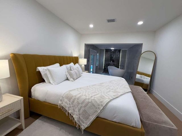 800 SE 11th Court, Fort Lauderdale, FL 33316