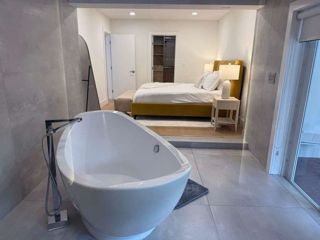 800 SE 11th Court, Fort Lauderdale, FL 33316