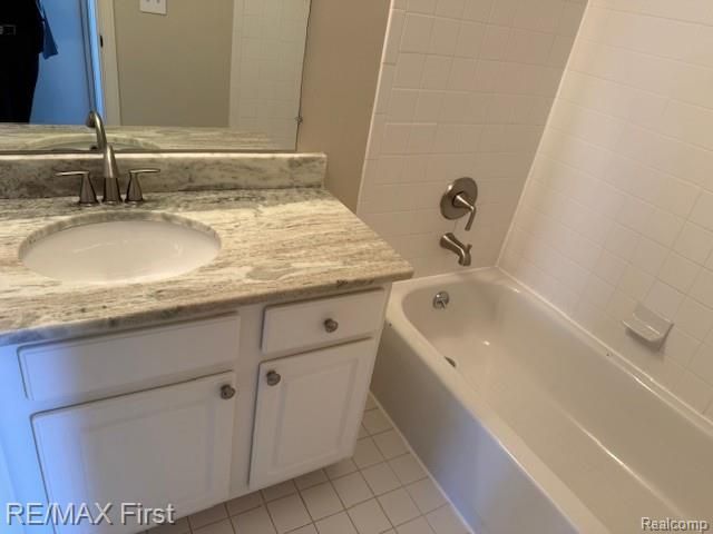 16640 16640 GLENMOOR BLVD Boulevard, Macomb Township, MI 48044