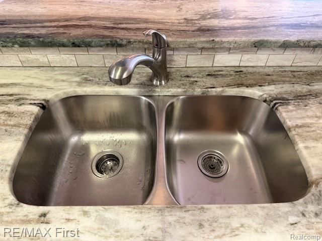 16640 16640 GLENMOOR BLVD Boulevard, Macomb Township, MI 48044