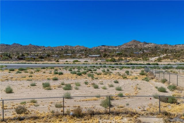 6780 Lindbergh Lane, Yucca Valley, CA 92284