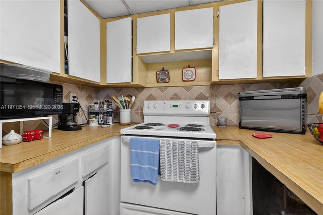 9678 Fontainebleau Blvd 410, Miami, FL 33172