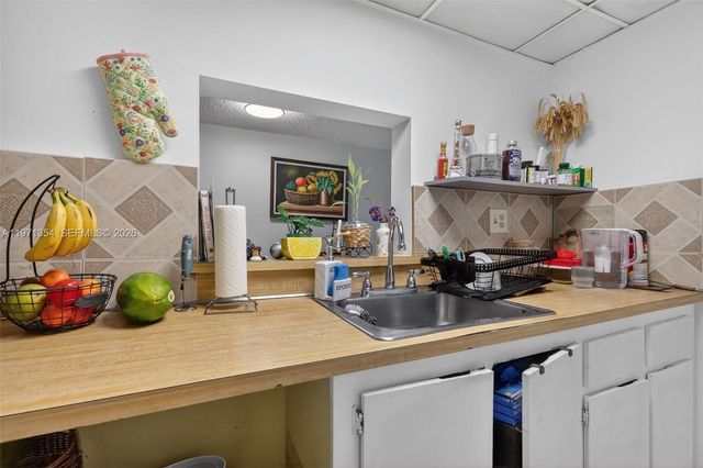 9678 Fontainebleau Blvd 410, Miami, FL 33172