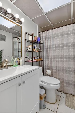 9678 Fontainebleau Blvd 410, Miami, FL 33172