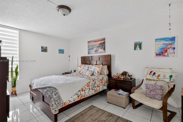 9678 Fontainebleau Blvd 410, Miami, FL 33172