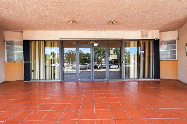 9678 Fontainebleau Blvd 410, Miami, FL 33172