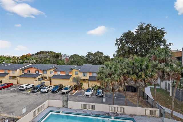 9678 Fontainebleau Blvd 410, Miami, FL 33172