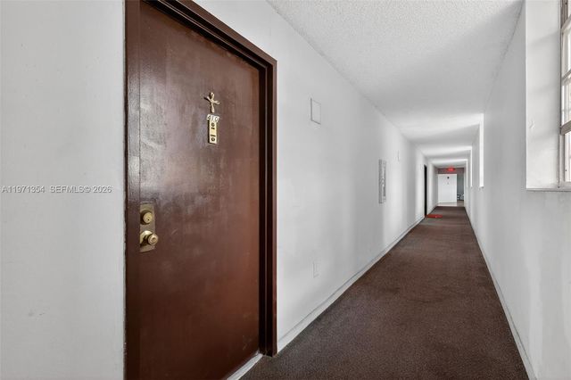 9678 Fontainebleau Blvd 410, Miami, FL 33172