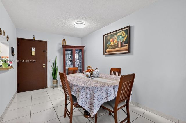 9678 Fontainebleau Blvd 410, Miami, FL 33172