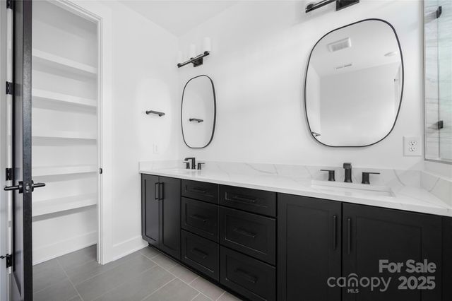 315 E Peterson Street, Charlotte, NC 28217