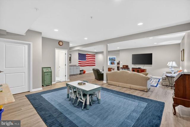 9739 KNOWLEDGE DR, Laurel, MD 20723