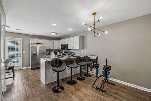 65 Ellington Ter, Clarksville, TN 37040