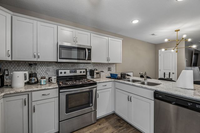 65 Ellington Ter, Clarksville, TN 37040