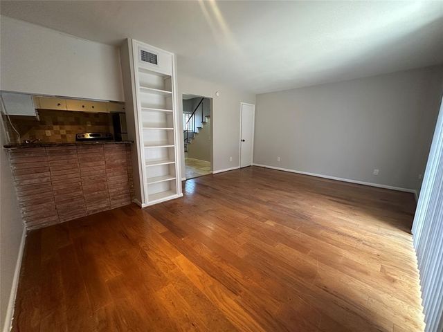 5123 Del Monte Drive 8, Houston, TX 77056