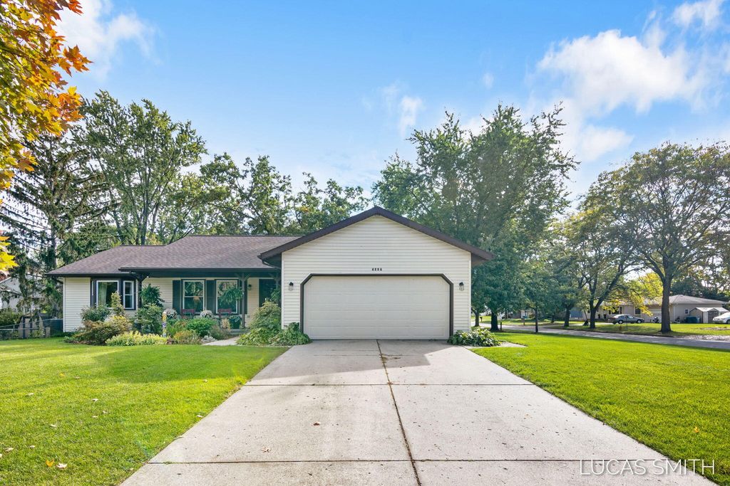 4256 W Grand Boulevard NW, Grand Rapids, MI 49534
